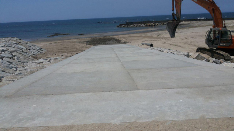Acabamento da rampa de acesso ao portinho de mar